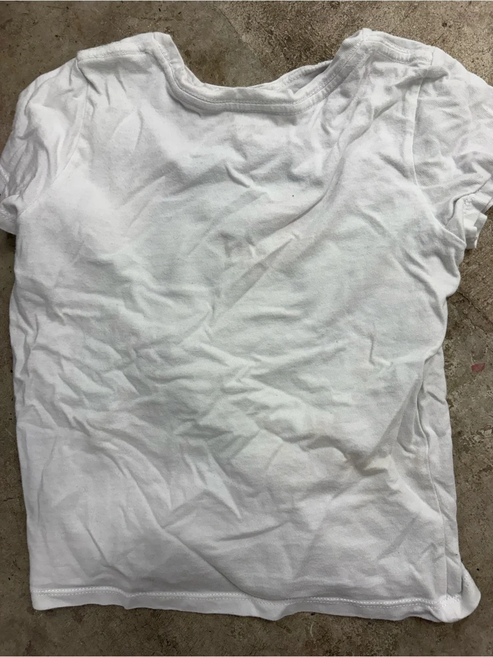 Old Navy Girls White Graphic Print T-Shirt Kindness Heart S (6/7) Crew Neck